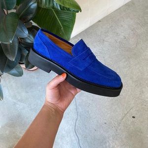 Maguire Suede Paola Klein Blue Loafer Shoes, size 39/ 8.5 US